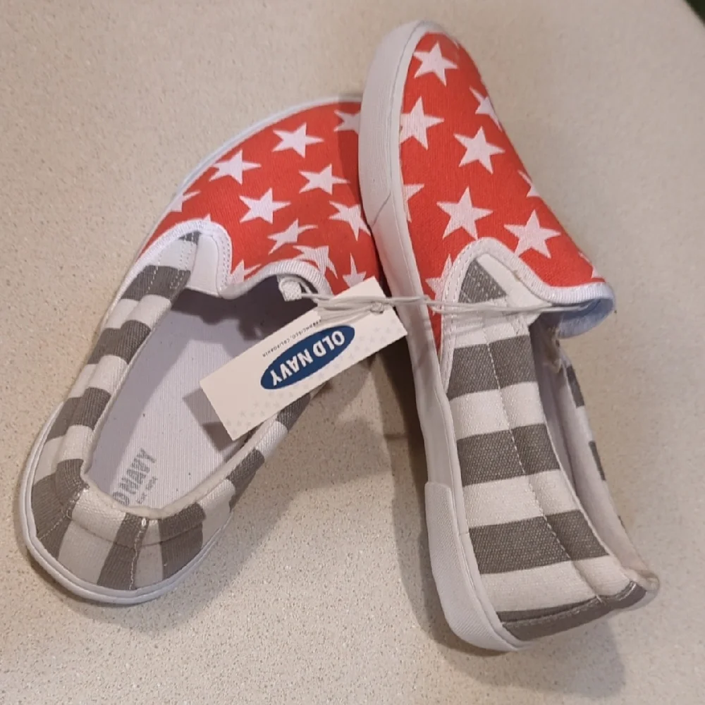 New Old Navy Kids Red and Gray Star Slip-On Shoes